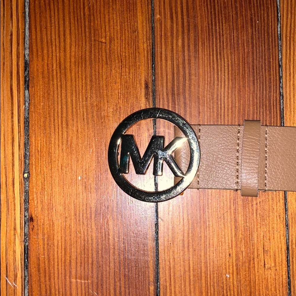 Size large tan Michael joes belt